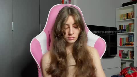 Snapshot of prettysomething chatting on 11-17-25, 06:30 Sophie next stream will be at Monday i will wait you guys online show from 11-17-25, 06:30