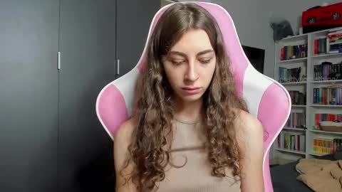 Sophie  next stream will be at Monday  i will wait you guys  online show from 02-11-26, 09:03