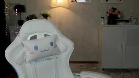 Kitty online show from 11-12-25, 01:50