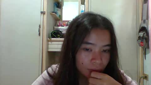 Snapshot of prety784828 chatting on 04-20-26, 06:38 prety784828 online show from 04-20-26, 06:38