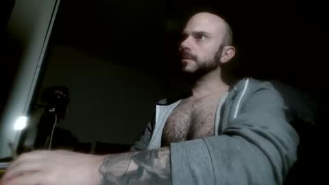 Snapshot of prime2h chatting on 01-12-25, 05:01 Prime85 online show from 01-12-25, 05:01