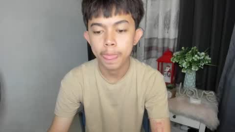 Snapshot of primocummerx chatting on 11-17-25, 05:52 PRIMO online show from 11-17-25, 05:52