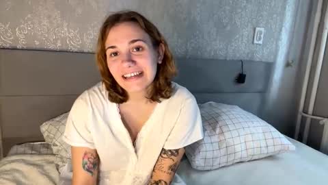 Snapshot of primrosebrabsona chatting on 10-13-25, 08:14 Anna Vdovoch online show from 10-13-25, 08:14