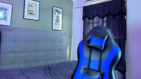 Snapshot of prince_arthur77 chatting on 04-12-26, 02:00 prince_arthur77 online show from 04-12-26, 02:00