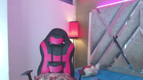 Snapshot of prince_arthur77 chatting on 04-16-26, 01:01 prince_arthur77 online show from 04-16-26, 01:01