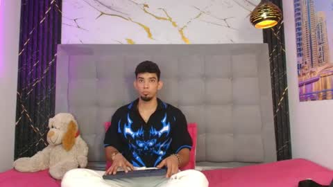 Snapshot of prince_arthur77 chatting on 05-03-26, 01:28 prince_arthur77 online show from 05-03-26, 01:28