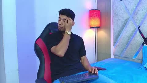 prince_arthur77 online show from 06-02-26, 04:42