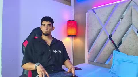 prince_arthur77 online show from 06-12-26, 01:32
