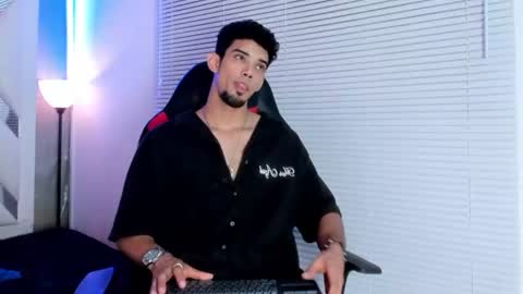 prince_arthur77 online show from 06-23-26, 08:40