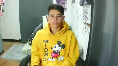 Snapshot of prince_harrison chatting on 04-23-26, 03:03 prince_harrison online show from 04-23-26, 03:03