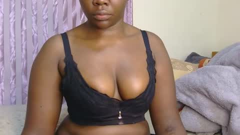 Snapshot of princes_leilani chatting on 03-25-26, 10:43 Queen of nyash online show from 03-25-26, 10:43