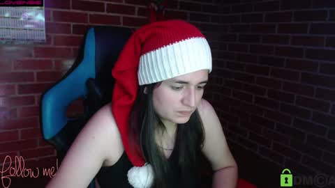 Snapshot of princesa_leia_zathur chatting on 12-23-24, 11:49 Leia online show from 12-23-24, 11:49