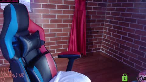 Snapshot of princesa_leia_zathur chatting on 12-27-24, 04:21 Leia online show from 12-27-24, 04:21