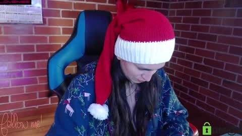 Snapshot of princesa_leia_zathur chatting on 12-29-24, 05:01 Leia online show from 12-29-24, 05:01