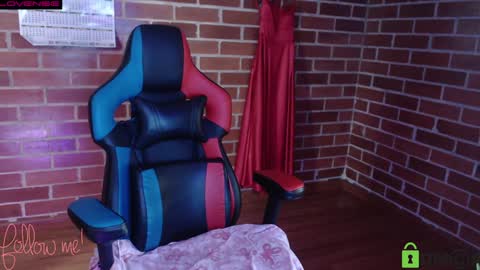 Snapshot of princesa_leia_zathur chatting on 01-03-25, 01:14 Leia online show from 01-03-25, 01:14