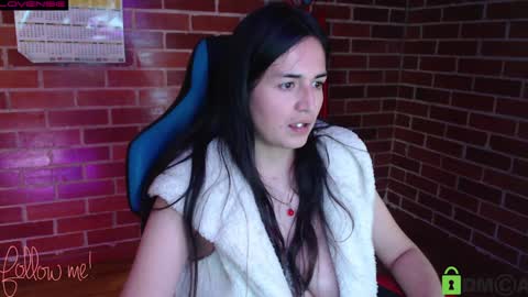 Snapshot of princesa_leia_zathur chatting on 01-03-25, 09:36 Leia online show from 01-03-25, 09:36