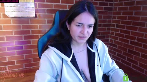 Snapshot of princesa_leia_zathur chatting on 01-04-25, 12:38 Leia online show from 01-04-25, 12:38
