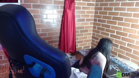Snapshot of princesa_leia_zathur chatting on 01-11-25, 04:46 Leia online show from 01-11-25, 04:46