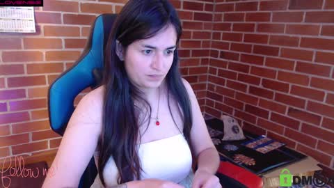 Snapshot of princesa_leia_zathur chatting on 01-20-25, 02:25 Leia online show from 01-20-25, 02:25