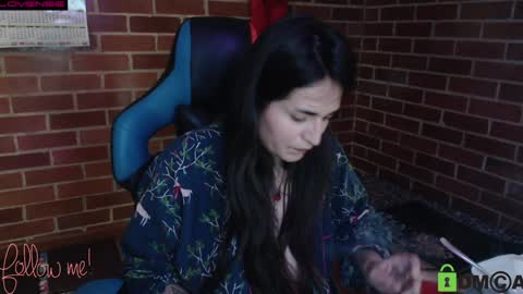 Snapshot of princesa_leia_zathur chatting on 01-24-25, 08:54 Leia online show from 01-24-25, 08:54