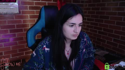 Snapshot of princesa_leia_zathur chatting on 01-30-25, 06:21 Leia online show from 01-30-25, 06:21