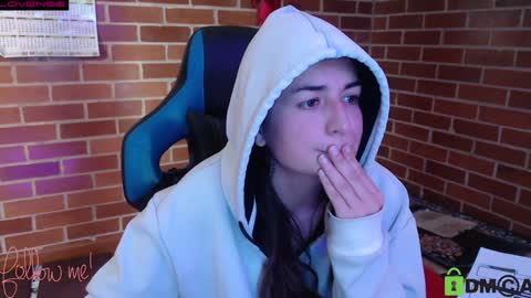 Snapshot of princesa_leia_zathur chatting on 01-31-25, 04:27 Leia online show from 01-31-25, 04:27