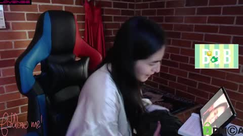 Snapshot of princesa_leia_zathur chatting on 02-14-25, 07:02 Leia online show from 02-14-25, 07:02