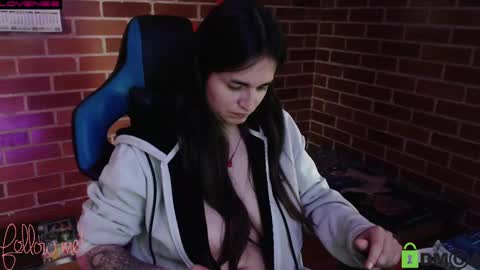 Snapshot of princesa_leia_zathur chatting on 02-25-25, 04:21 Leia online show from 02-25-25, 04:21