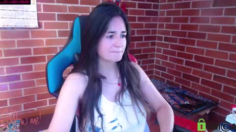 Snapshot of princesa_leia_zathur chatting on 03-10-25, 01:54 Leia online show from 03-10-25, 01:54