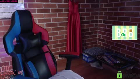 Snapshot of princesa_leia_zathur chatting on 03-11-25, 01:12 Leia online show from 03-11-25, 01:12