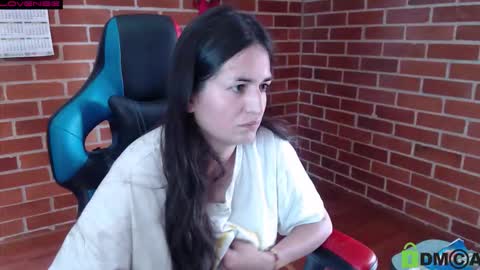 Snapshot of princesa_leia_zathur chatting on 09-10-25, 06:30 Leia online show from 09-10-25, 06:30