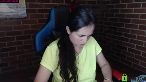 Snapshot of princesa_leia_zathur chatting on 09-12-25, 07:30 Leia online show from 09-12-25, 07:30