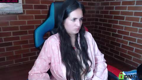 Snapshot of princesa_leia_zathur chatting on 09-15-25, 01:16 Leia online show from 09-15-25, 01:16