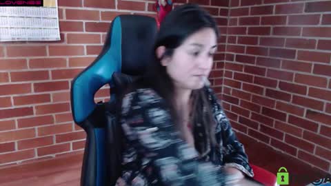 Snapshot of princesa_leia_zathur chatting on 09-20-25, 02:07 Leia online show from 09-20-25, 02:07