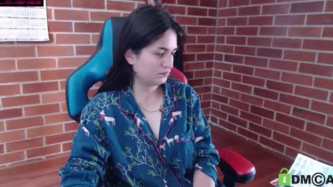 Leia online show from 09-23-25, 01:25