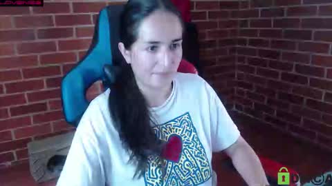 Snapshot of princesa_leia_zathur chatting on 03-17-26, 08:23 Leia online show from 03-17-26, 08:23