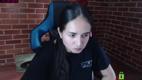 Snapshot of princesa_leia_zathur chatting on 04-17-26, 08:34 Leia online show from 04-17-26, 08:34