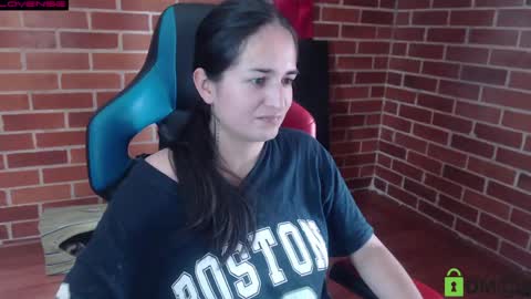 Snapshot of princesa_leia_zathur chatting on 04-18-26, 08:09 Leia online show from 04-18-26, 08:09