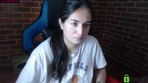 Snapshot of princesa_leia_zathur chatting on 05-04-26, 11:17 Leia online show from 05-04-26, 11:17