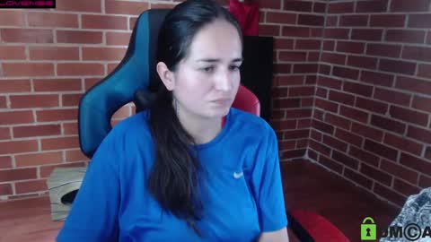 Snapshot of princesa_leia_zathur chatting on 05-06-26, 06:13 Leia online show from 05-06-26, 06:13