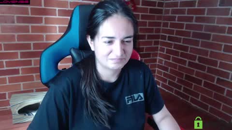 Snapshot of princesa_leia_zathur chatting on 05-11-26, 02:34 Leia online show from 05-11-26, 02:34