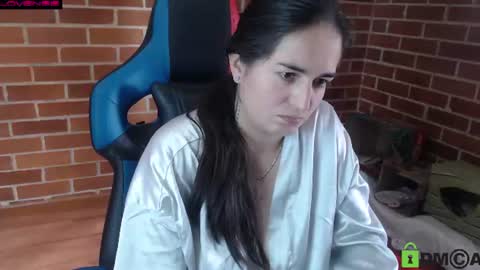 Leia online show from 06-15-26, 04:20