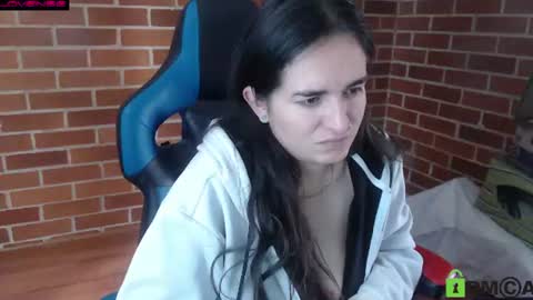 Leia online show from 06-19-26, 01:37