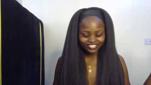 Snapshot of princess_bee1 chatting on 09-29-25, 12:21 princess online show from 09-29-25, 12:21