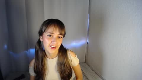 Snapshot of princess_emily69 chatting on 12-26-24, 01:54 Emily online show from 12-26-24, 01:54