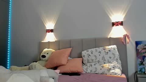 Princess Diana online show from 01-04-25, 01:10