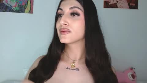 Snapshot of princess_ofyourdreams chatting on 02-11-26, 04:06 Sophie online show from 02-11-26, 04:06