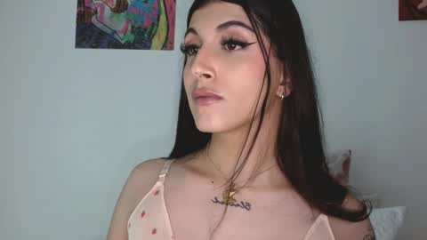 Snapshot of princess_ofyourdreams chatting on 03-05-26, 06:09 Sophie online show from 03-05-26, 06:09