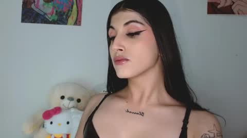 Snapshot of princess_ofyourdreams chatting on 03-09-26, 04:38 Sophie online show from 03-09-26, 04:38