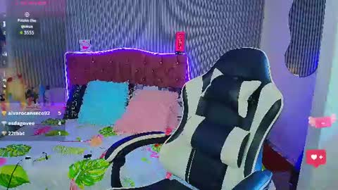 princess_skinny18 online show from 07-17-26, 08:03